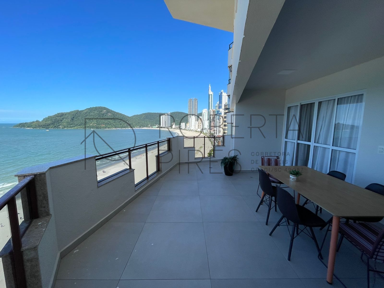 Amplo apartamento mobiliado na Barra sul Vista mar – foto 3