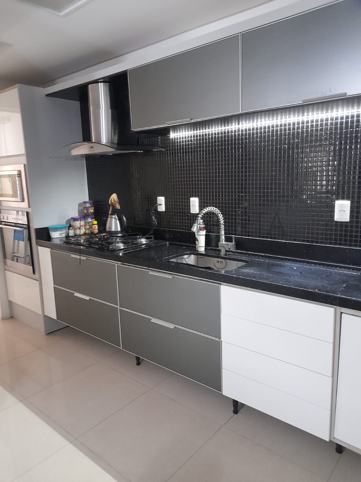 Apartamento mobiliado com cozinha planejada e móveis – foto 4