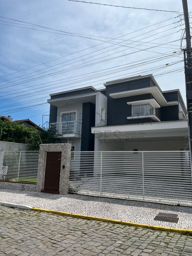 Casa 4 Quartos (1 suíte) – Centro, Camboriú