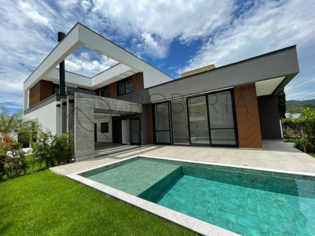 Casa 3 Suítes – Areias, Camboriú